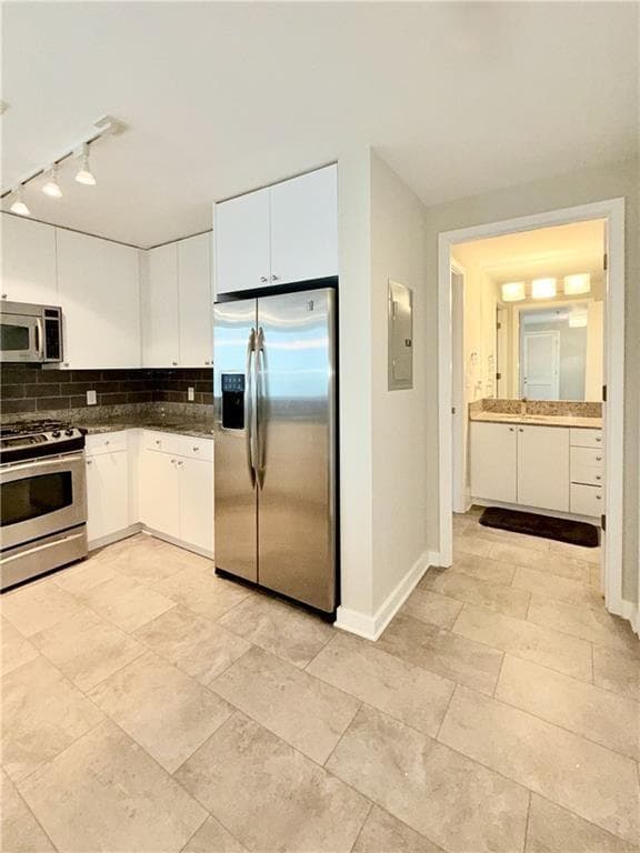 1 bedroom, 1 bathroom, 1,150 sq ft condominium for rent at 3338 Peachtree Road 2604, Atlanta, GA 30326 for $2,300 a month — photo 4