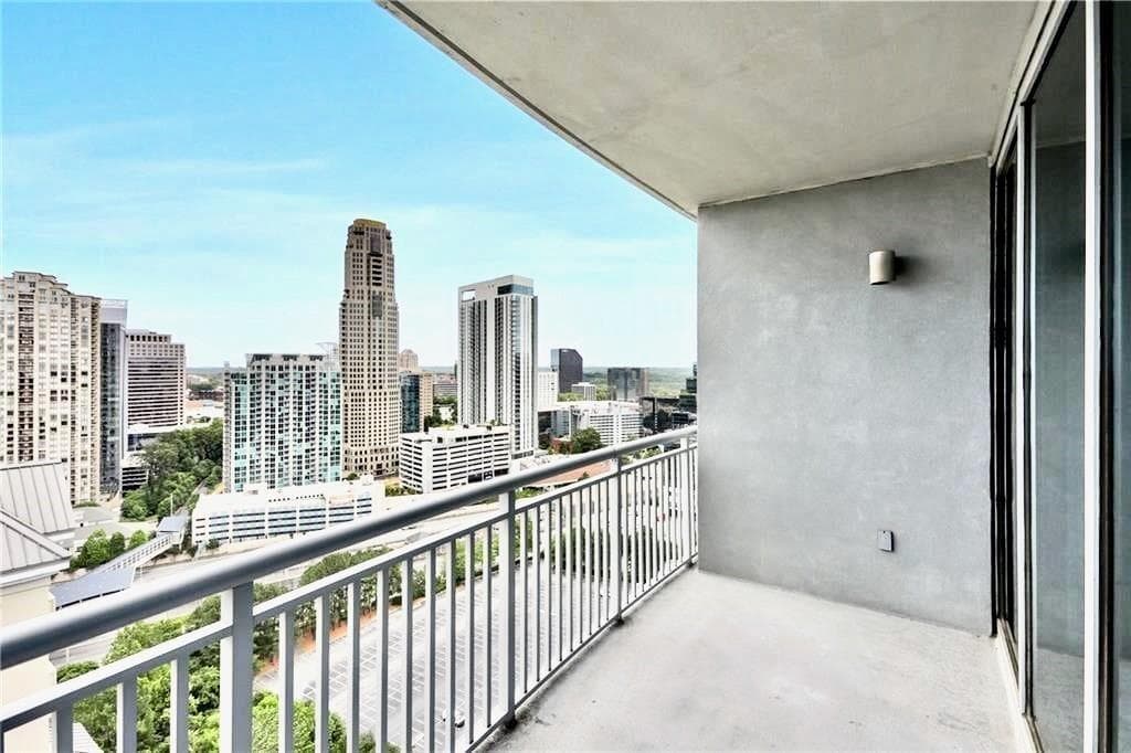 1 bedroom, 1 bathroom, 1,150 sq ft condominium for rent at 3338 Peachtree Road 2604, Atlanta, GA 30326 for $2,300 a month — photo 10
