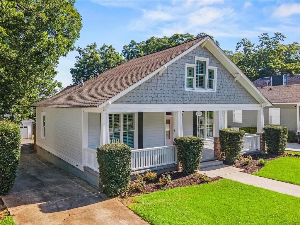 4 bedroom, 2 bathroom, 1,947 sq ft single family residence under contract at 1355 Mercer Avenue, East Point, GA 30344 — photo 2