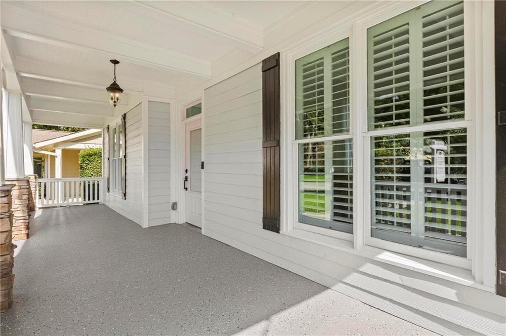 4 bedroom, 2 bathroom, 1,947 sq ft single family residence under contract at 1355 Mercer Avenue, East Point, GA 30344 — photo 3