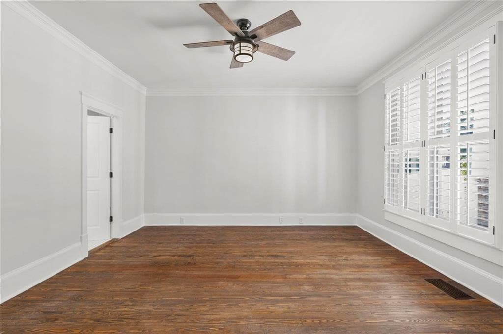 4 bedroom, 2 bathroom, 1,947 sq ft single family residence under contract at 1355 Mercer Avenue, East Point, GA 30344 — photo 8