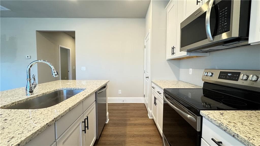 3 bedroom, 3 bathroom, 1,827 sq ft townhouse for rent at 13040 Deerfield Parkway, Milton, GA 30004 for $2,750 a month — photo 5