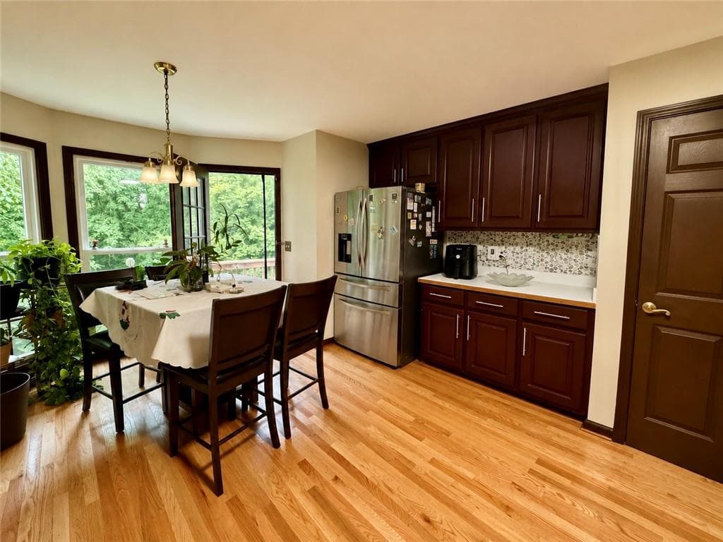 6 bedroom, 4 bathroom, 3,272 sq ft single family residence for sale at 530 Oxford Crest Court, Lawrenceville, GA 30043 — photo 6