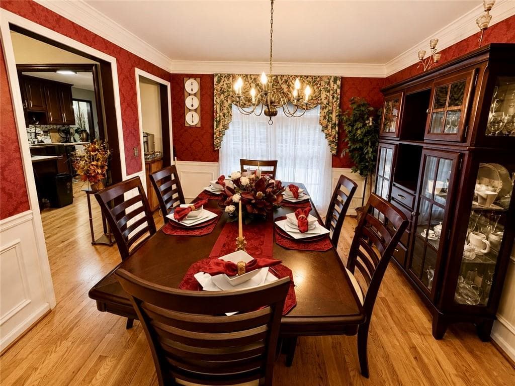 6 bedroom, 4 bathroom, 3,272 sq ft single family residence for sale at 530 Oxford Crest Court, Lawrenceville, GA 30043 — photo 5