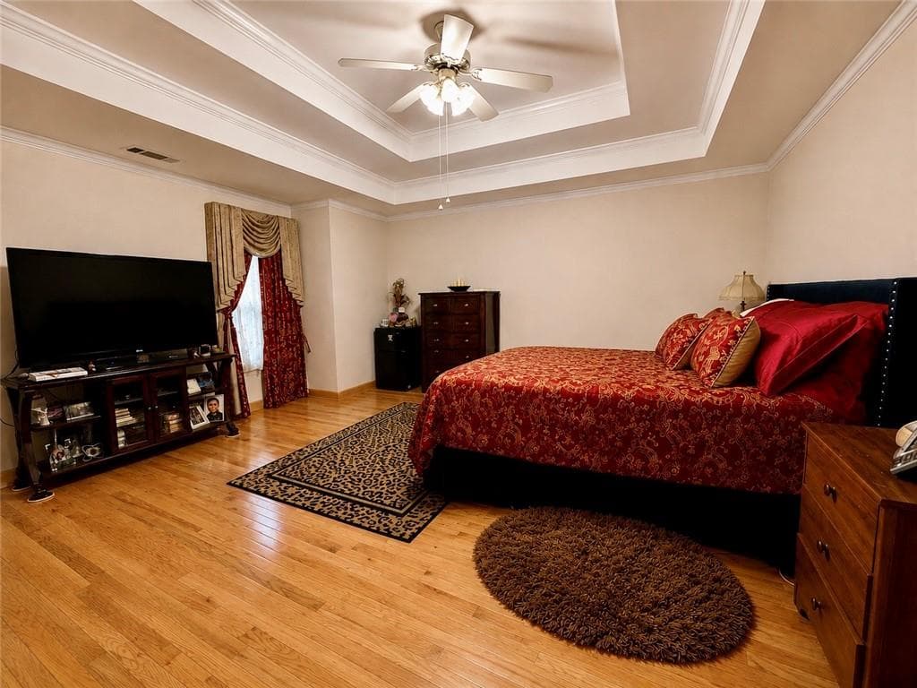 6 bedroom, 4 bathroom, 3,272 sq ft single family residence for sale at 530 Oxford Crest Court, Lawrenceville, GA 30043 — photo 4