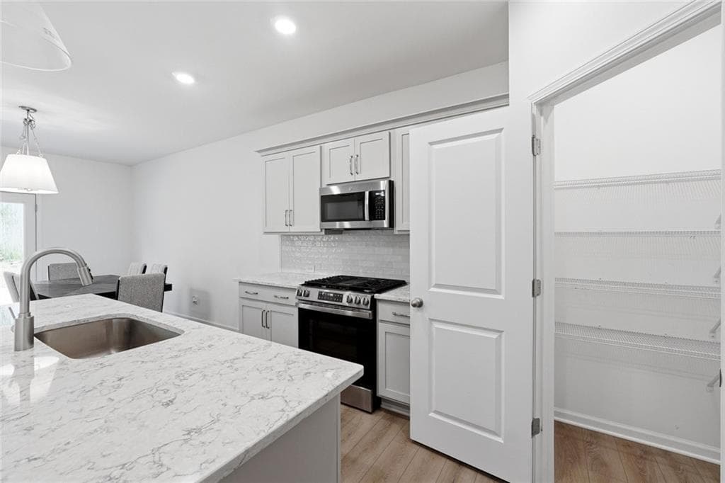 5 bedroom, 4 bathroom, 2,814 sq ft single family residence for sale at 188 Foxhill Drive, Dawsonville, GA 30534 — photo 8