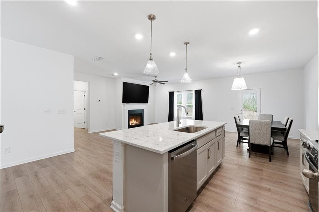 5 bedroom, 4 bathroom, 2,814 sq ft single family residence for sale at 188 Foxhill Drive, Dawsonville, GA 30534 — photo 9