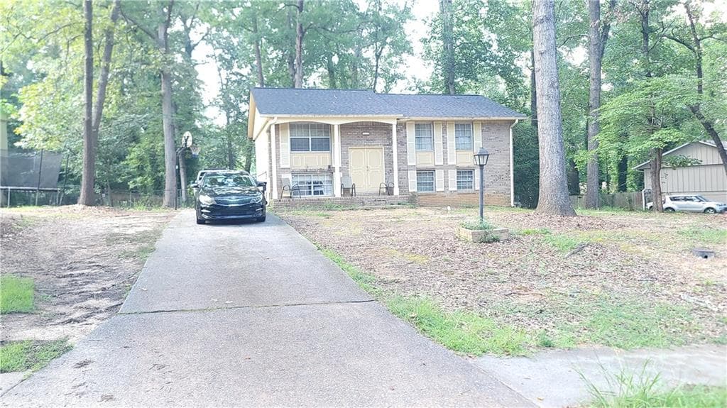 3 bedroom, 2 bathroom, 1,462 sq ft single family residence for sale at 3095 Fern Valley Drive, Marietta, GA 30008 — photo 1 of 21