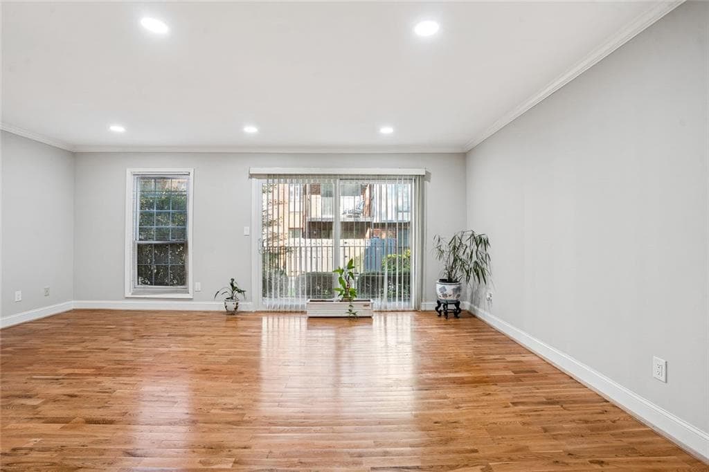 2 bedroom, 2 bathroom, 1,206 sq ft condominium for sale at 6851 Roswell Road F32, Sandy Springs, GA 30328 — photo 10