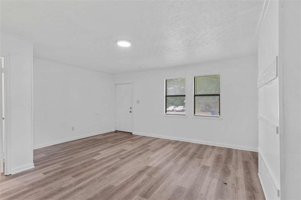 2 bedroom, 1 bathroom, 1,000 sq ft duplex for rent at 117 Tanglewood Drive A, Monroe, GA 30656 for $1,425 a month — photo 5