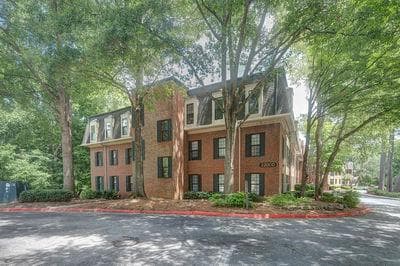 2 bedroom, 3 bathroom, 1,462 sq ft condominium for sale at 23116 Plantation Drive, Atlanta, GA 30324 — photo 4