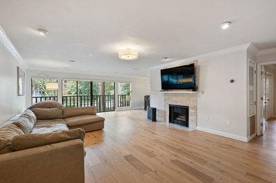 2 bedroom, 3 bathroom, 1,462 sq ft condominium for sale at 23116 Plantation Drive, Atlanta, GA 30324 — photo 7