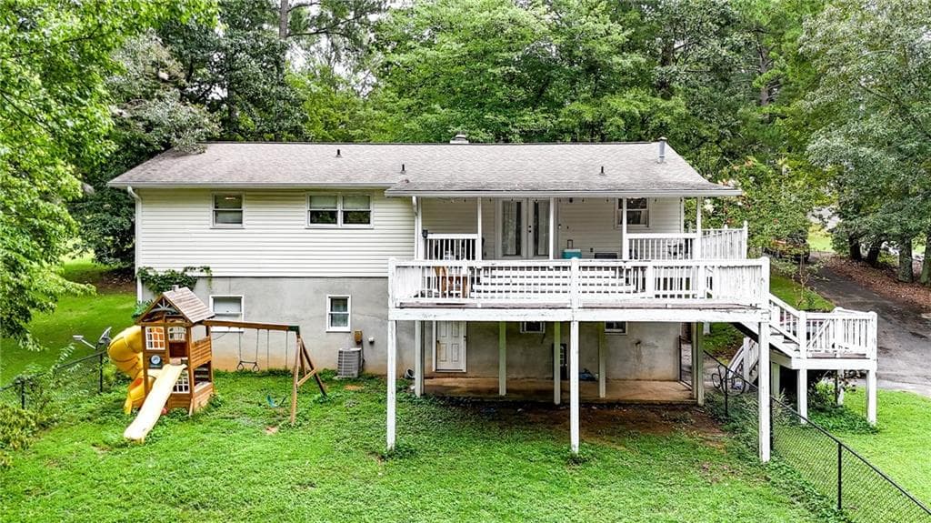4 bedroom, 3 bathroom, 2,184 sq ft single family residence for sale at 110 Crestmont Drive, Calhoun, GA 30701 — photo 2