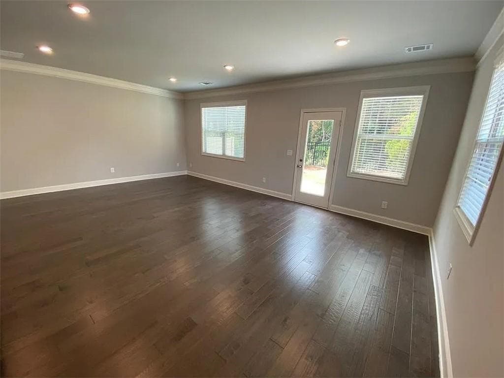 3 bedroom, 3 bathroom, 1,928 sq ft townhouse for sale at 2595 Norwich Trace, Snellville, GA 30078 — photo 3