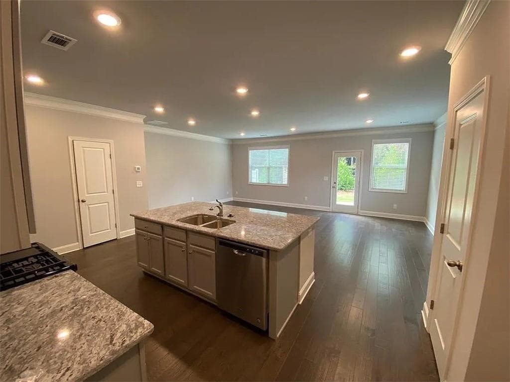 3 bedroom, 3 bathroom, 1,928 sq ft townhouse for sale at 2595 Norwich Trace, Snellville, GA 30078 — photo 5