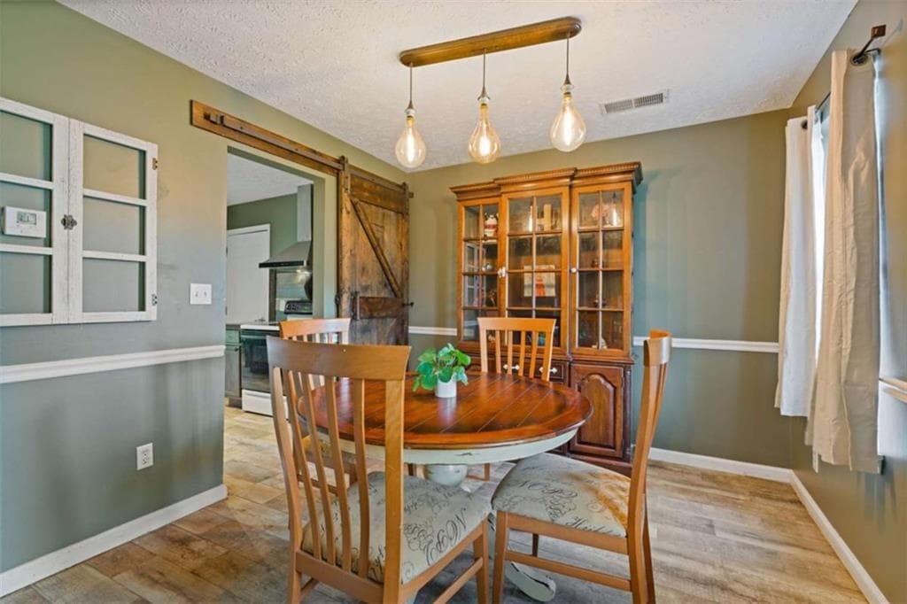 4 bedroom, 3 bathroom, 1,863 sq ft single family residence under contract at 1115 Patton Way, Mcdonough, GA 30252 — photo 5