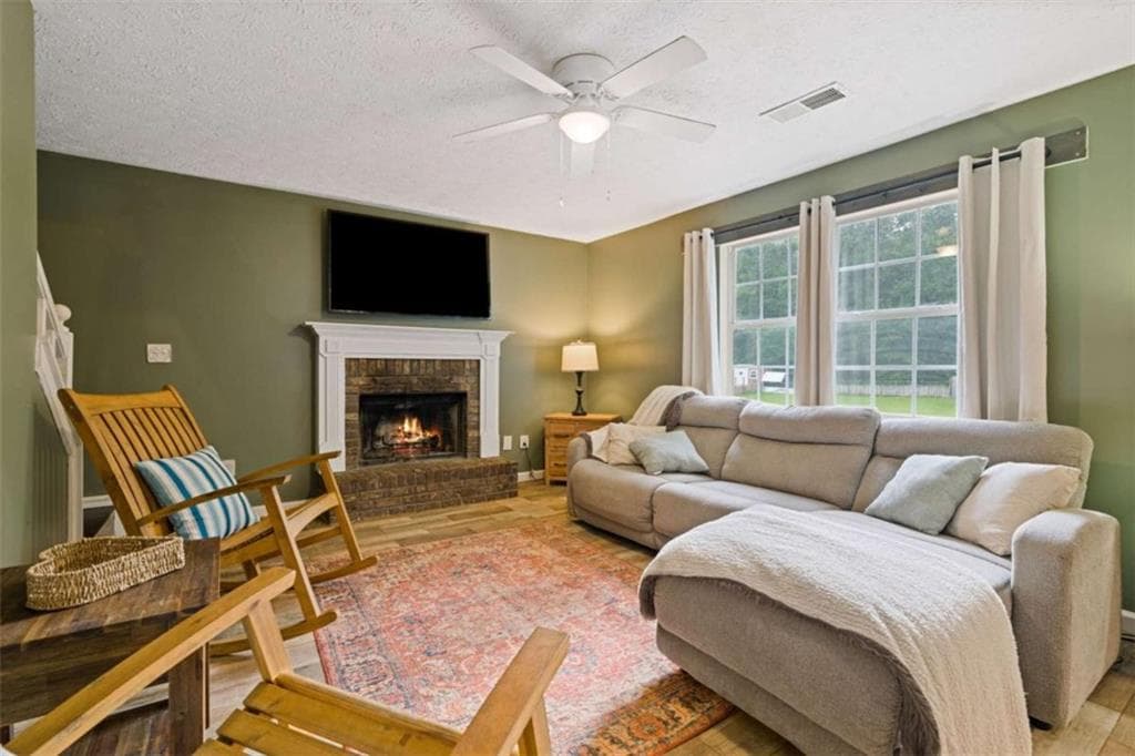 4 bedroom, 3 bathroom, 1,863 sq ft single family residence under contract at 1115 Patton Way, Mcdonough, GA 30252 — photo 6