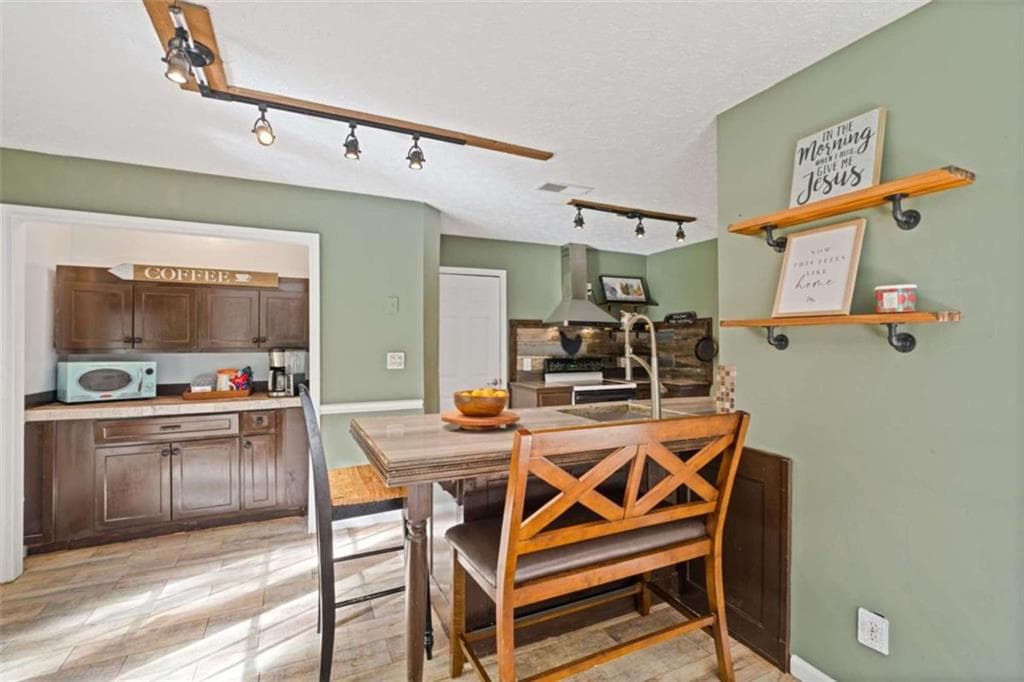4 bedroom, 3 bathroom, 1,863 sq ft single family residence under contract at 1115 Patton Way, Mcdonough, GA 30252 — photo 7
