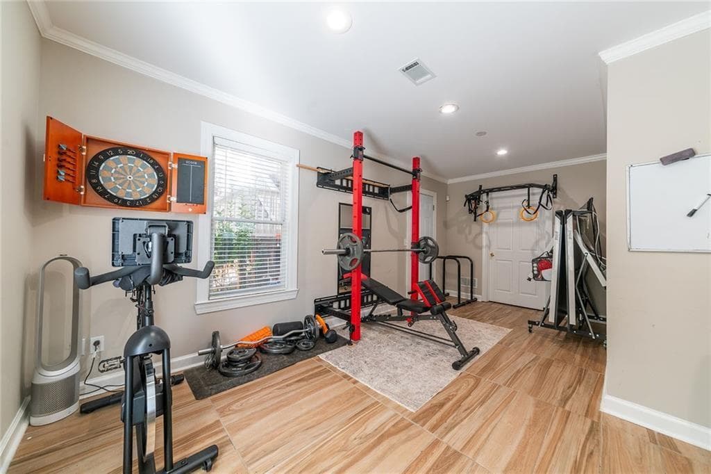 3 bedroom, 3 bathroom, 2,282 sq ft townhouse for rent at 300 Halah Circle, Atlanta, GA 30328 for $3,500 a month — photo 3