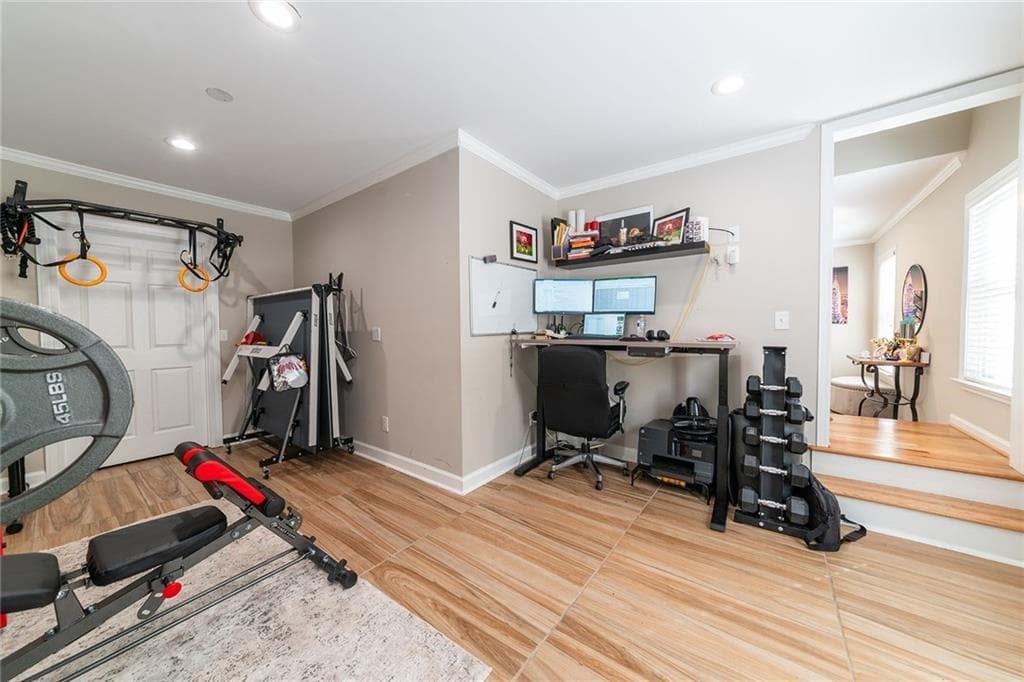 3 bedroom, 3 bathroom, 2,282 sq ft townhouse for rent at 300 Halah Circle, Atlanta, GA 30328 for $3,500 a month — photo 4