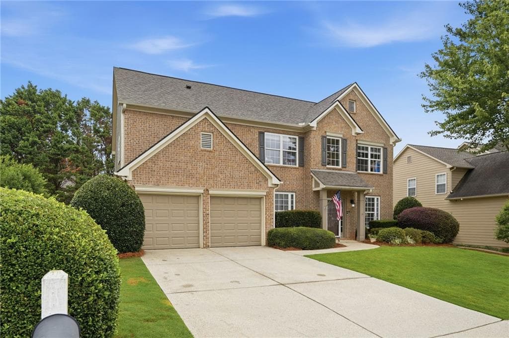 4 bedroom, 3 bathroom, 2,640 sq ft single family residence for sale at 5165 Huntington Crest Lane, Cumming, GA 30040 — photo 2