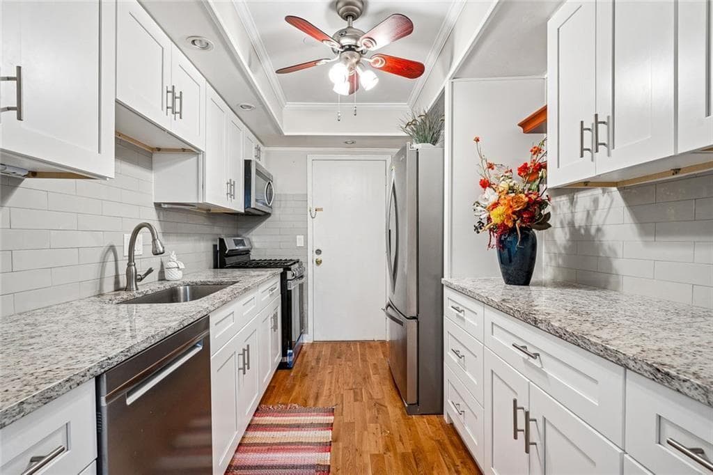 2 bedroom, 2 bathroom, 1,206 sq ft condominium for rent at 6851 Roswell Road F32, Atlanta, GA 30328 for $2,100 a month — photo 2