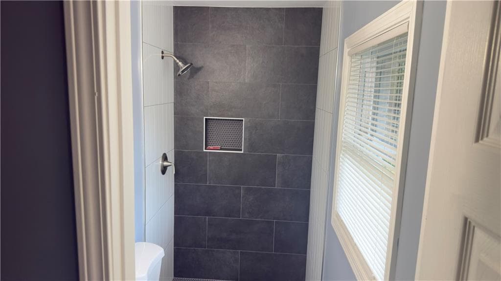 3 bedroom, 2 bathroom, 1,320 sq ft single family residence for sale at 2875 Carriage Lane, Atlanta, GA 30349 — photo 8