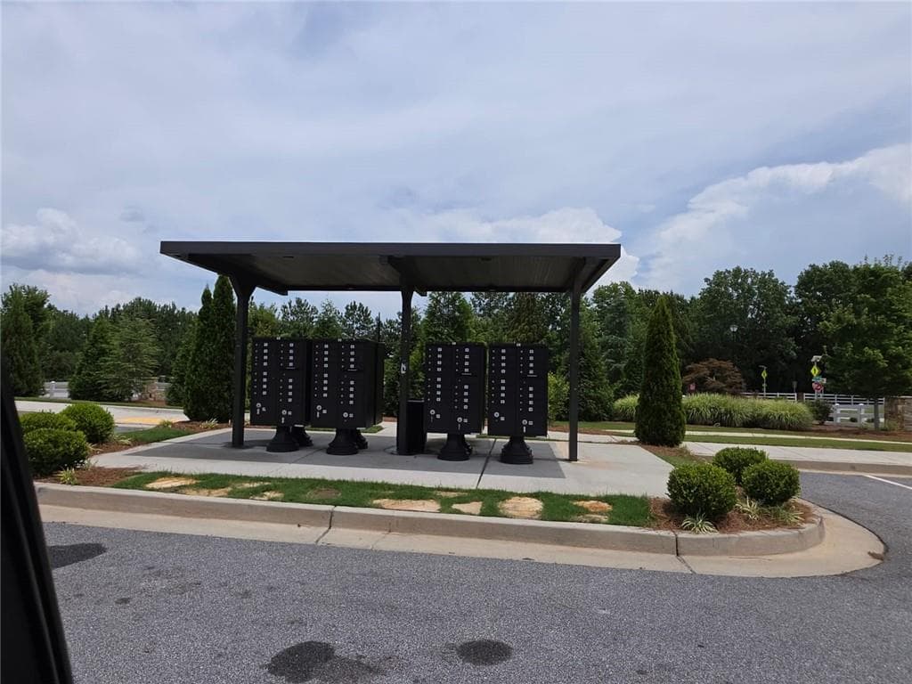 4 bedroom, 3 bathroom, 2,192 sq ft single family residence for rent at 2048 Boxwood Circle, Conyers, GA 30094 for $2,400 a month — photo 5