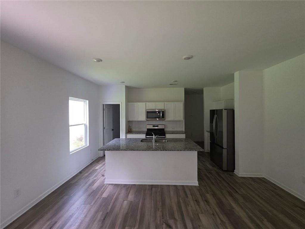 4 bedroom, 3 bathroom, 2,192 sq ft single family residence for rent at 2048 Boxwood Circle, Conyers, GA 30094 for $2,400 a month — photo 6