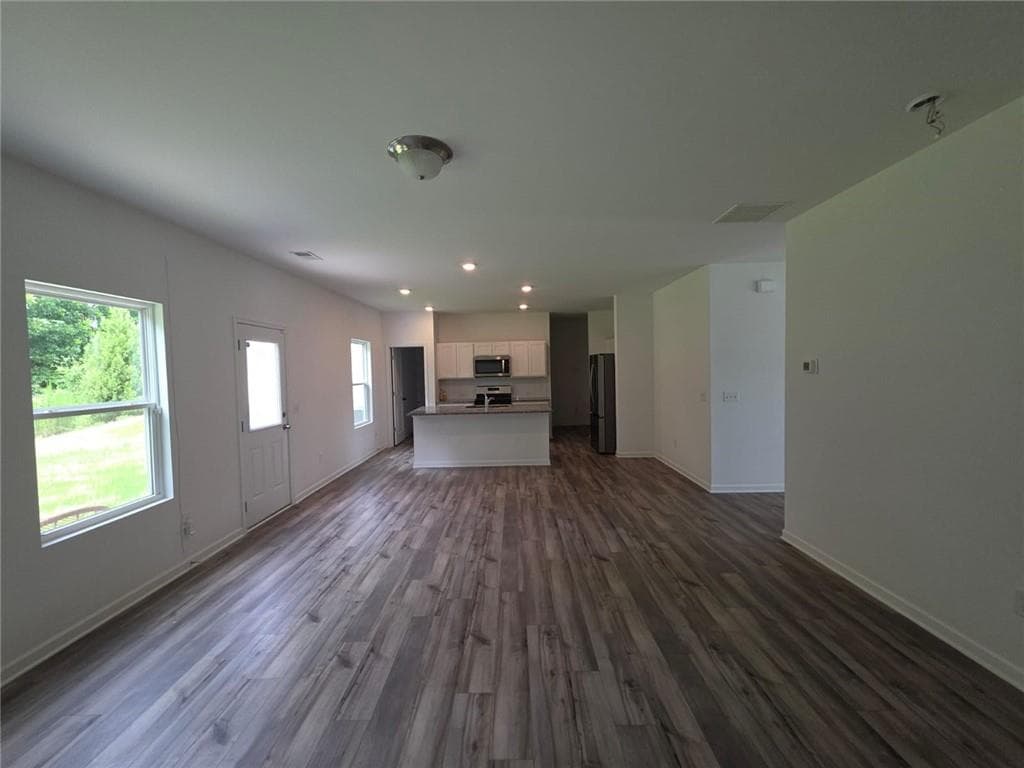 4 bedroom, 3 bathroom, 2,192 sq ft single family residence for rent at 2048 Boxwood Circle, Conyers, GA 30094 for $2,400 a month — photo 7