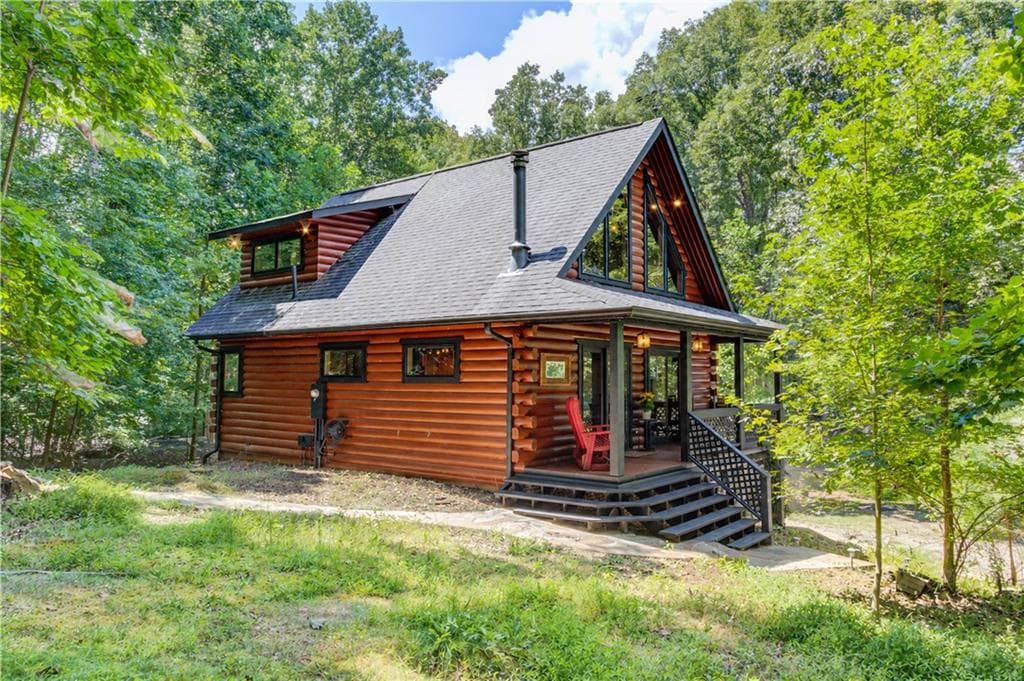 3 bedroom, 2 bathroom, 1,180 sq ft single family residence for sale at 6893 Lakeside Place, Gainesville, GA 30506 — photo 5