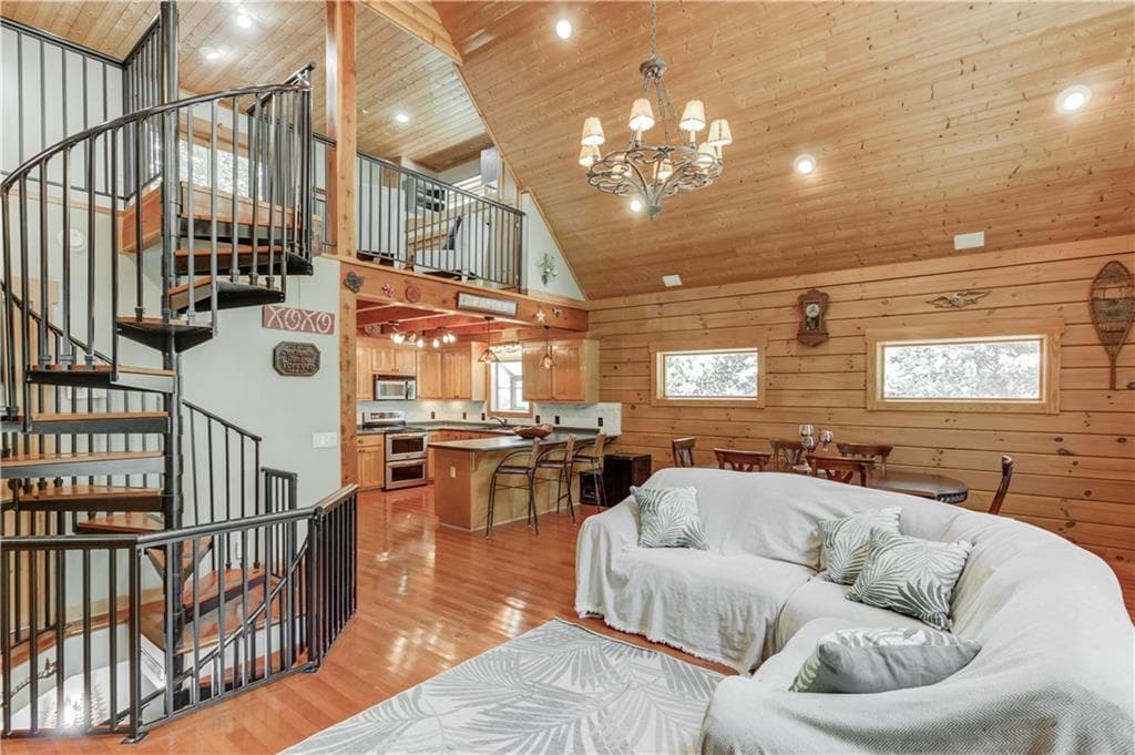 3 bedroom, 2 bathroom, 1,180 sq ft single family residence for sale at 6893 Lakeside Place, Gainesville, GA 30506 — photo 2