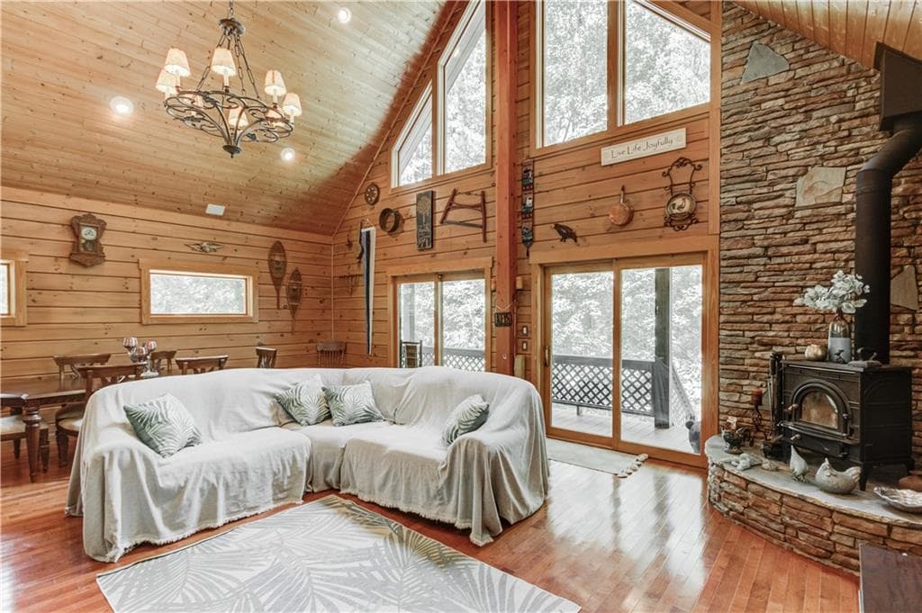 3 bedroom, 2 bathroom, 1,180 sq ft single family residence for sale at 6893 Lakeside Place, Gainesville, GA 30506 — photo 8