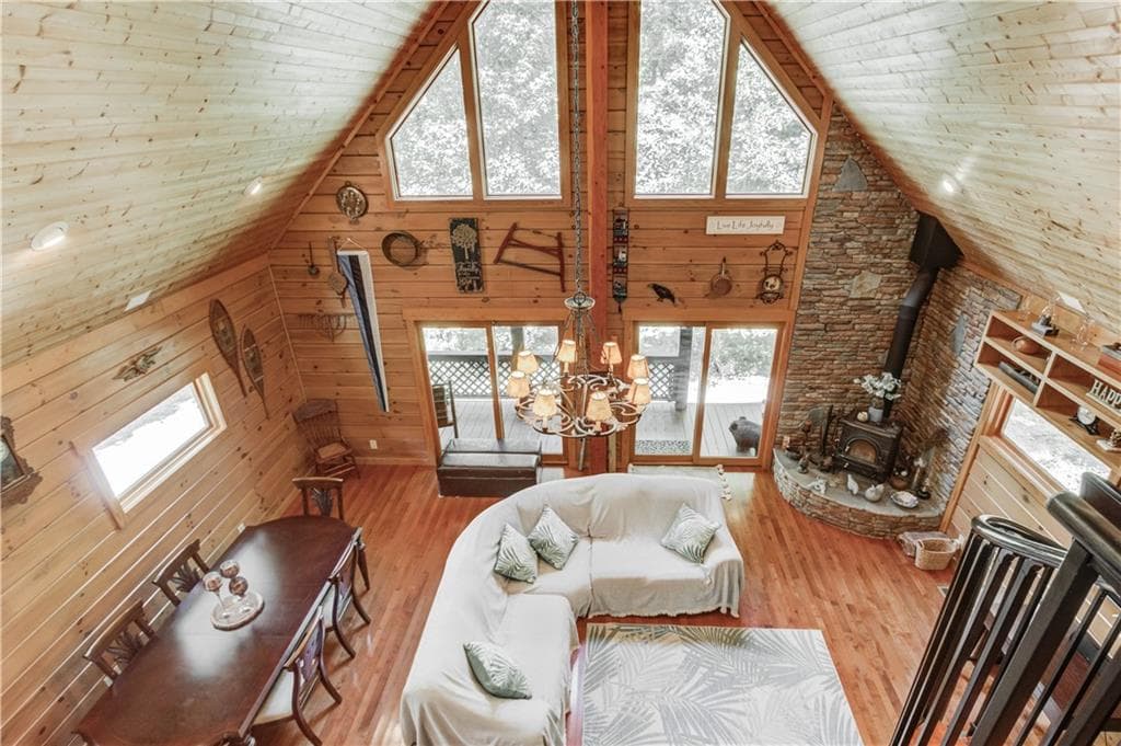 3 bedroom, 2 bathroom, 1,180 sq ft single family residence for sale at 6893 Lakeside Place, Gainesville, GA 30506 — photo 3