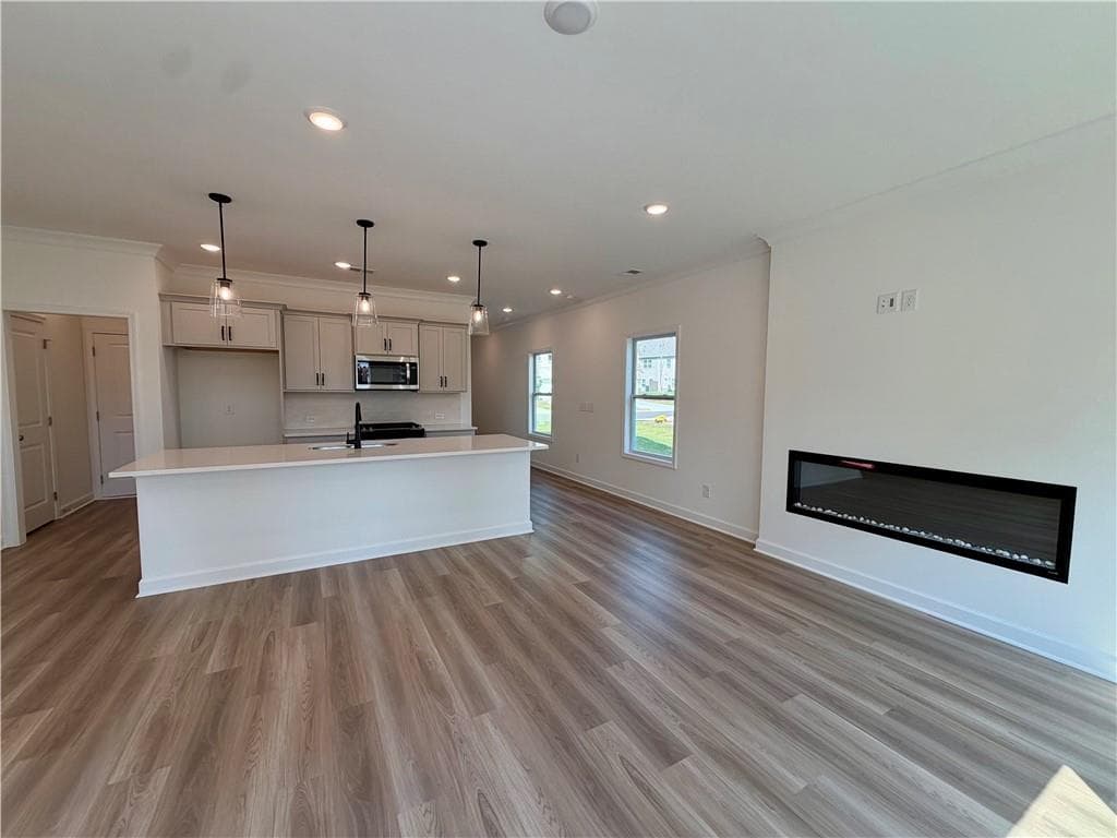 3 bedroom, 3 bathroom, 1,805 sq ft townhouse for sale at 324 Colsen Drive, Acworth, GA 30102 — photo 2