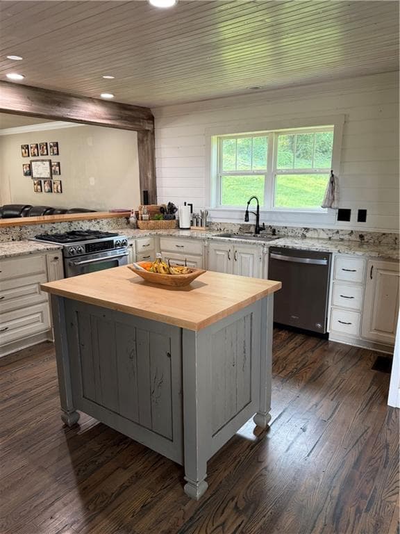 4 bedroom, 2 bathroom, 2,300 sq ft single family residence under contract at 120 Victory Drive, Calhoun, GA 30701 — photo 3