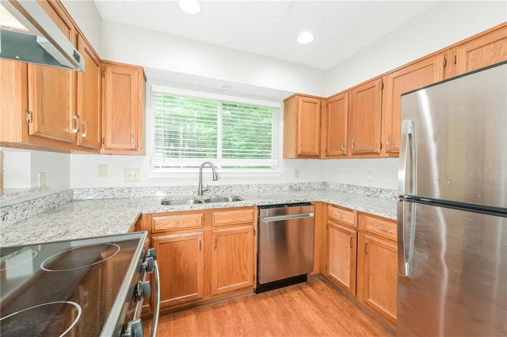 3 bedroom, 3 bathroom, 1,685 sq ft single family residence for rent at 10450 Summer Creek Drive, Johns Creek, GA 30022 for $2,595 a month — photo 3