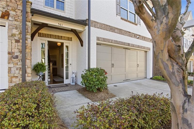 4 bedroom, 5 bathroom, 2,792 sq ft townhouse for sale at 561 Stone Field Run, Marietta, GA 30060 — photo 2