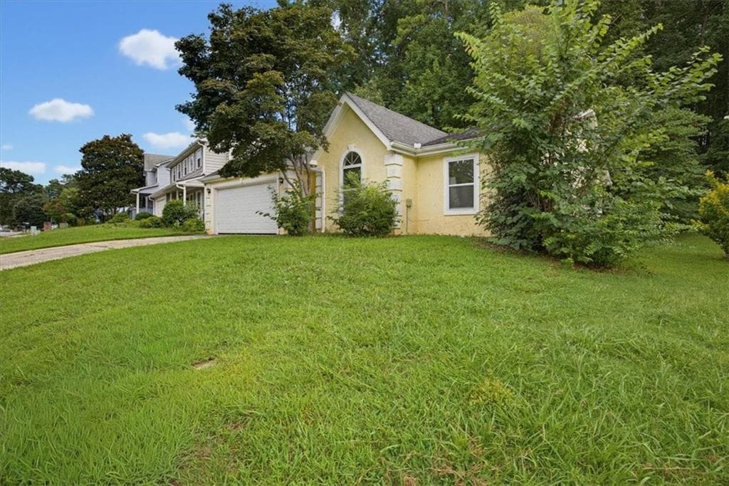 3 bedroom, 2 bathroom, 1,428 sq ft single family residence for sale at 2710 Waterford Park Drive, Lawrenceville, GA 30044 — photo 3