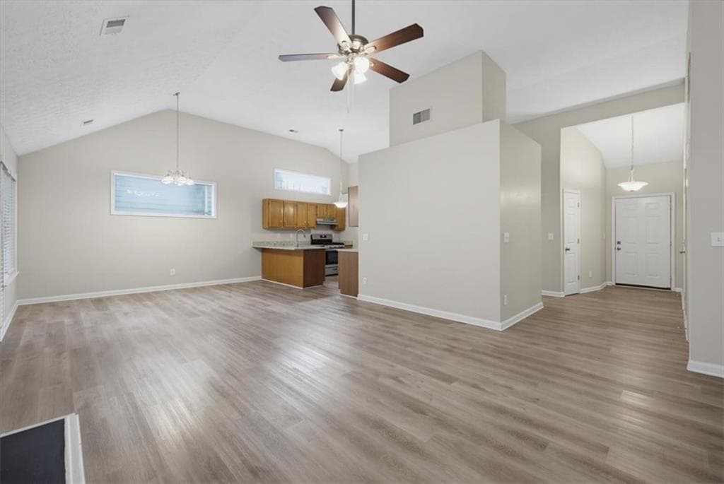 3 bedroom, 2 bathroom, 1,428 sq ft single family residence for sale at 2710 Waterford Park Drive, Lawrenceville, GA 30044 — photo 7