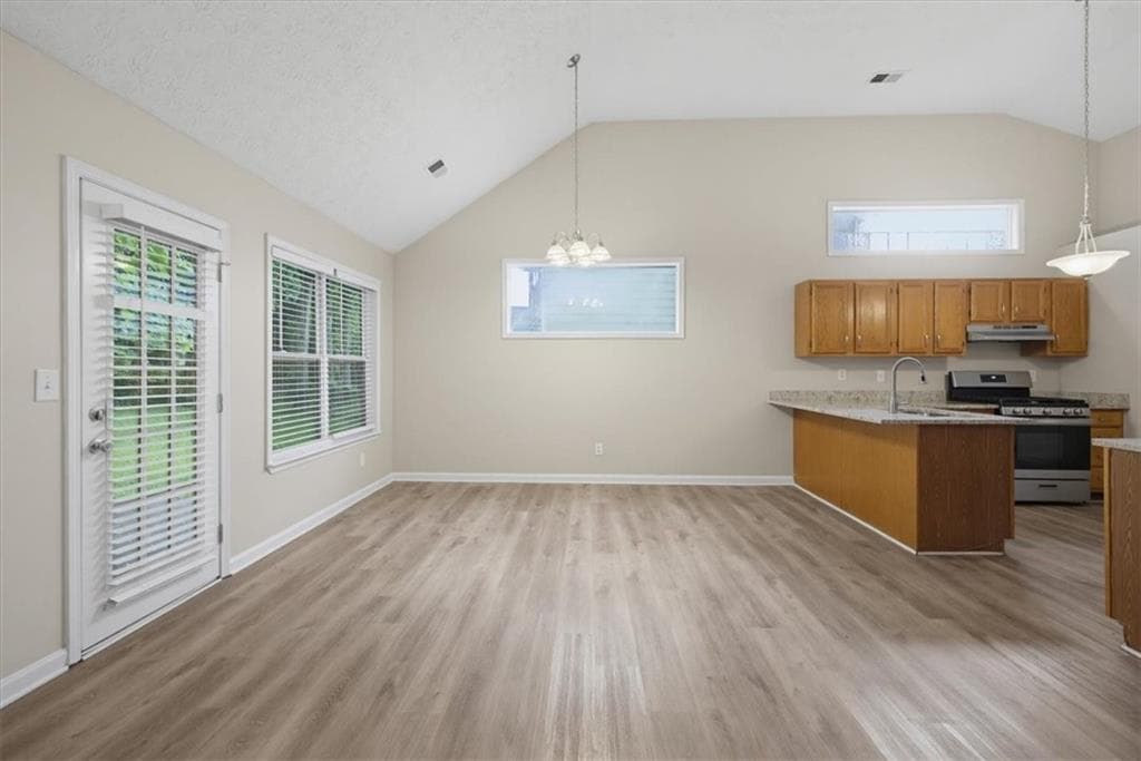 3 bedroom, 2 bathroom, 1,428 sq ft single family residence for sale at 2710 Waterford Park Drive, Lawrenceville, GA 30044 — photo 8