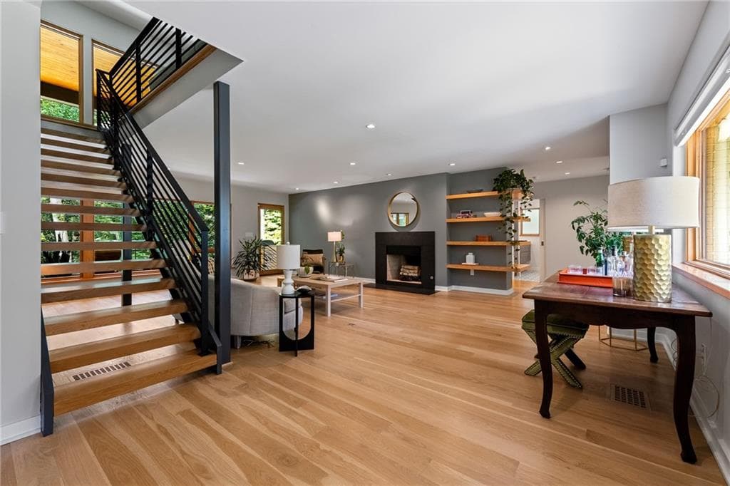 5 bedroom, 3 bathroom, 4,772 sq ft single family residence under contract at 878 Barton Woods Road, Atlanta, GA 30307 — photo 6