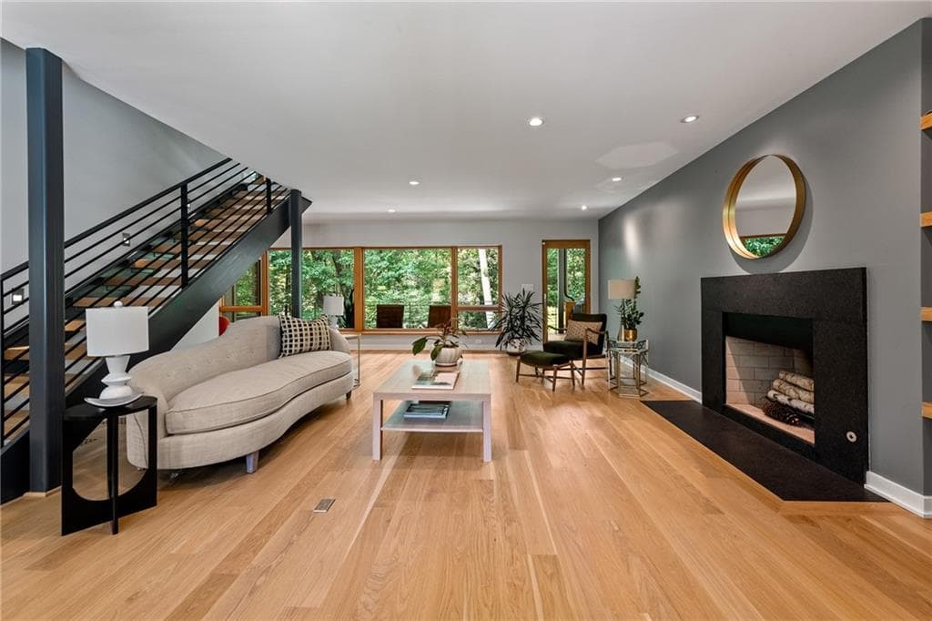 5 bedroom, 3 bathroom, 4,772 sq ft single family residence under contract at 878 Barton Woods Road, Atlanta, GA 30307 — photo 8