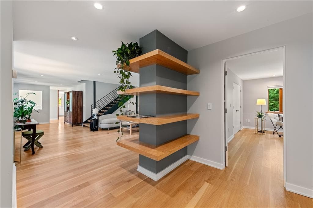 5 bedroom, 3 bathroom, 4,772 sq ft single family residence under contract at 878 Barton Woods Road, Atlanta, GA 30307 — photo 10
