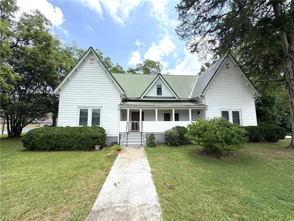4 bedroom, 2 bathroom, 2,388 sq ft single family residence for rent at 599 Gordon Street, Jefferson, GA 30549 for $2,100 a month