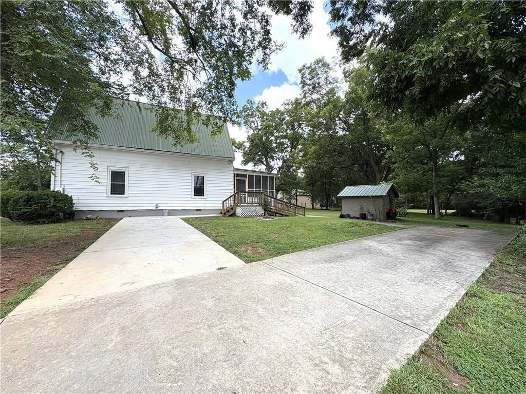 4 bedroom, 2 bathroom, 2,388 sq ft single family residence for rent at 599 Gordon Street, Jefferson, GA 30549 for $2,220 a month — photo 2