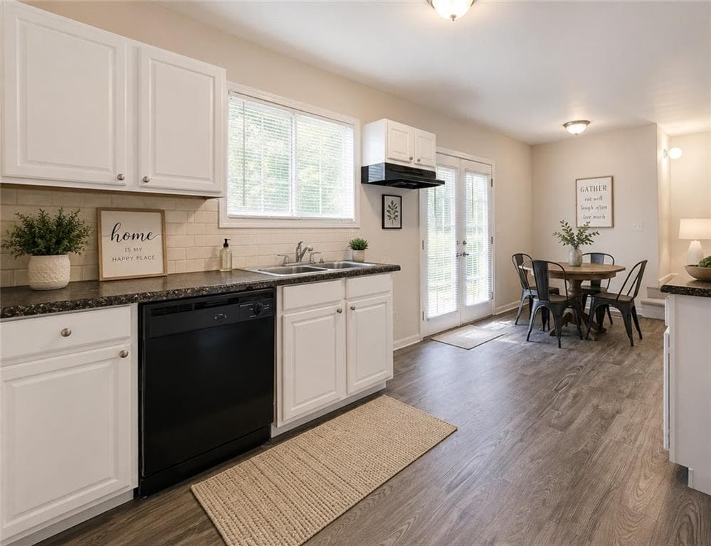 4 bedroom, 3 bathroom, 1,760 sq ft single family residence for sale at 939 Arden Avenue, Atlanta, GA 30310 — photo 3