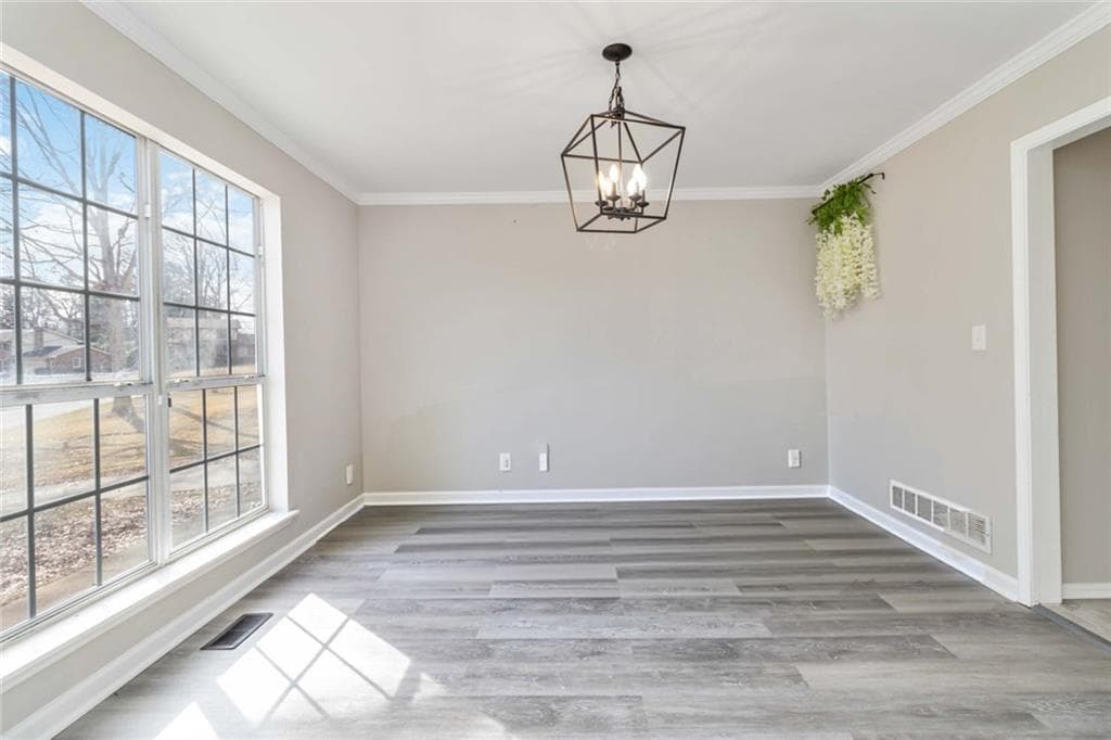 4 bedroom, 3 bathroom, 4,396 sq ft single family residence under contract at 2119 Tudor Castle Way, Decatur, GA 30035 — photo 8