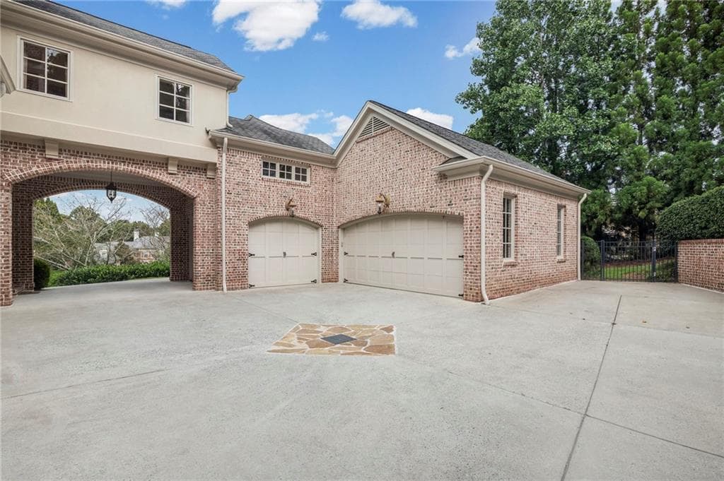 6 bedroom, 8 bathroom, 8,294 sq ft single family residence for sale at 5495 Claire Rose Lane, Sandy Springs, GA 30327 — photo 10