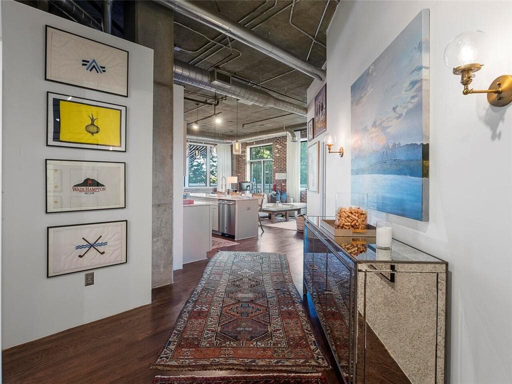 2 bedroom, 2 bathroom, 1,358 sq ft condominium for sale at 3180 Mathieson Drive 506, Atlanta, GA 30305 — photo 3